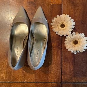Anne Klein pump